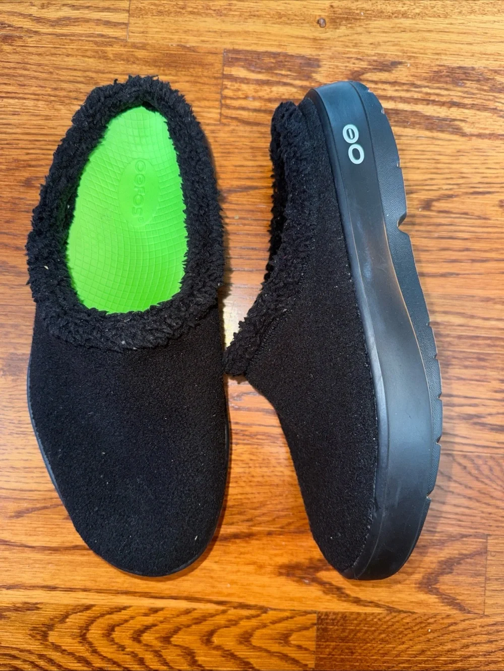 OOFOS Men's Black Slip-On Clog Loafers